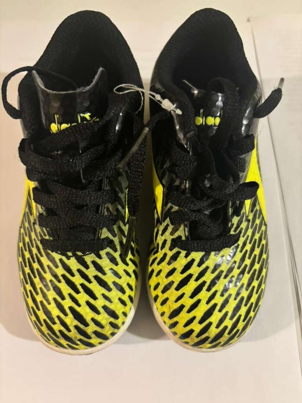 Diadora Textured Synthetic Turf Soccer Shoes Size 8.5